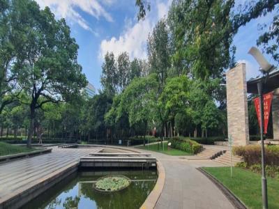 广场公园-长桥碧水