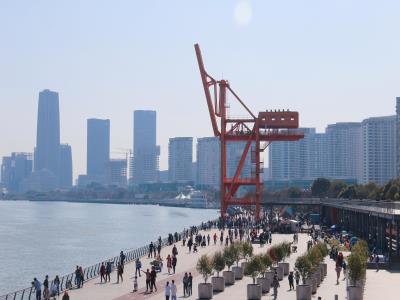 滨江滑板公园
