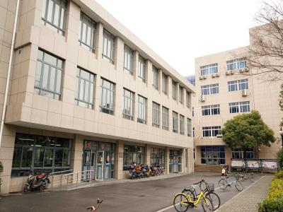 东华大学