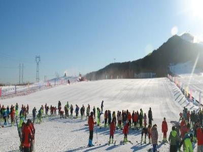 莲花山滑雪场