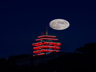 瞰胜楼观夜景