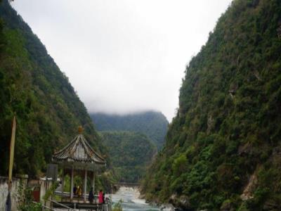 溪畔坝