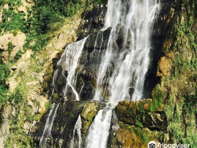Wu Zhong Creek Waterfall