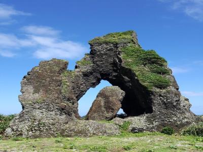 玉女岩