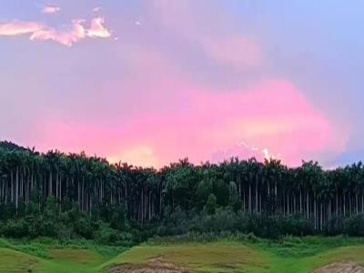 五指山木色湖
