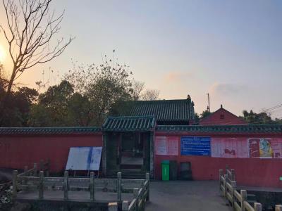 龙婆西湖庙