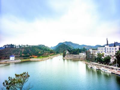 鹤地水库风景区