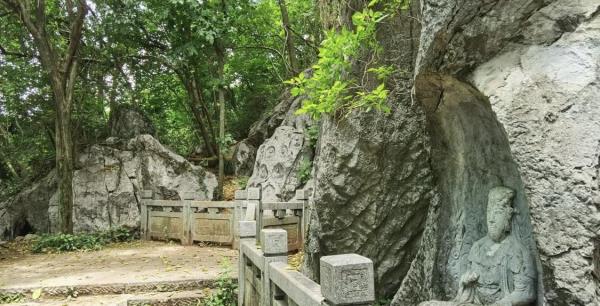 石龙洞造像