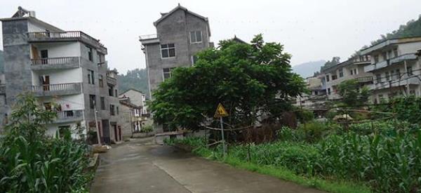 厚屏村