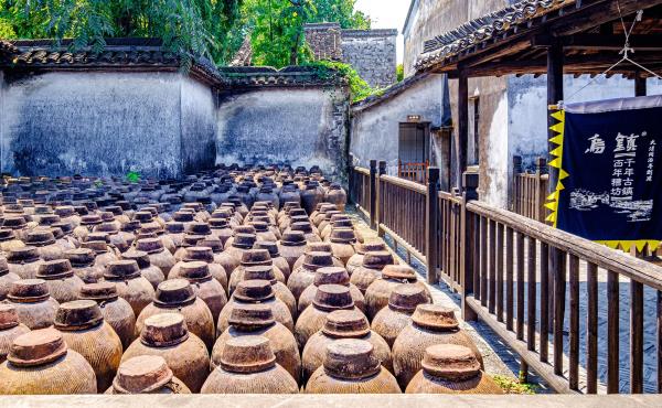 乌镇东栅景区三白酒坊