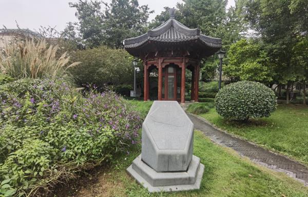龙兴寺经幢