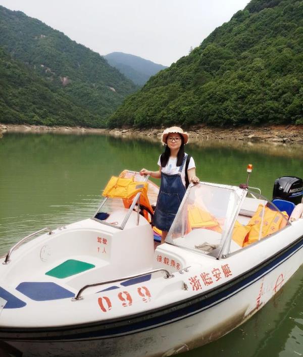 浙西三峡快艇飞舟