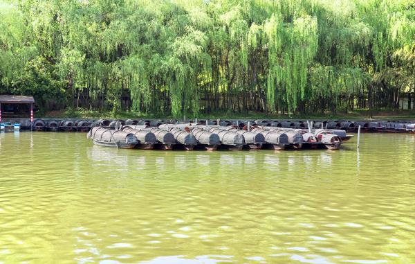 柯岩景区乌篷船观光