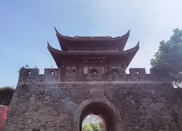 古庆春门