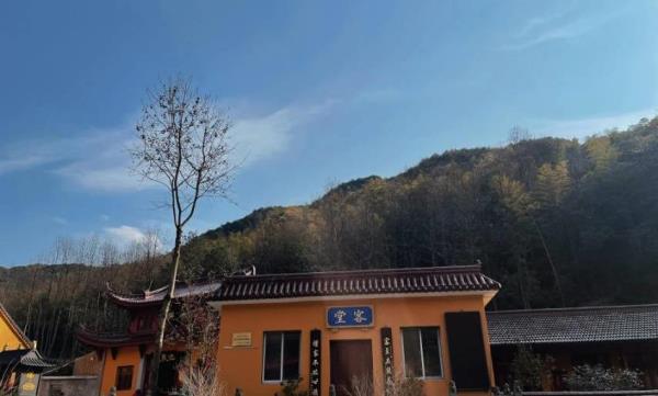 天钟山