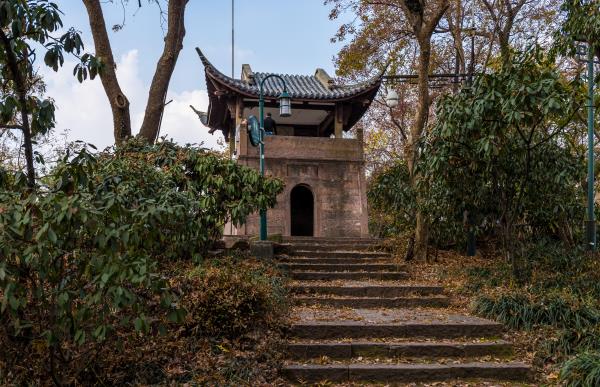初阳台