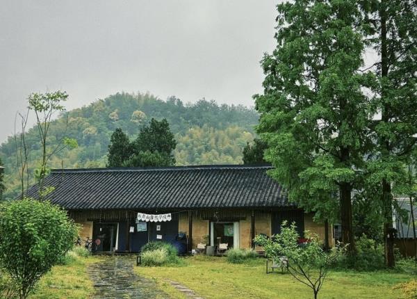 青山村