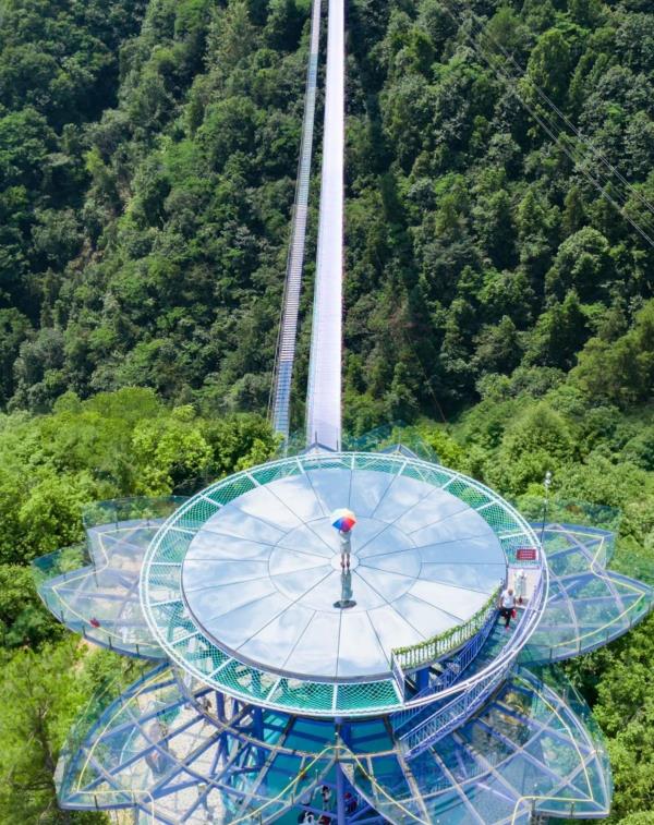紫龙峡玻璃漂流