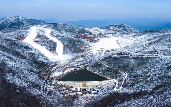 云上草原滑雪场