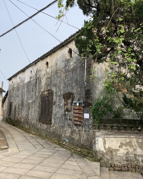 鹤鹿溪村