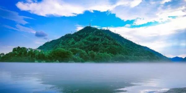 新安江龙舟漂游