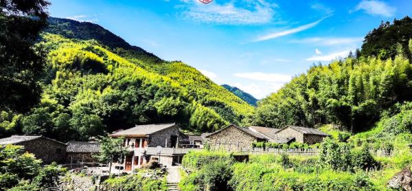 岩下石头村