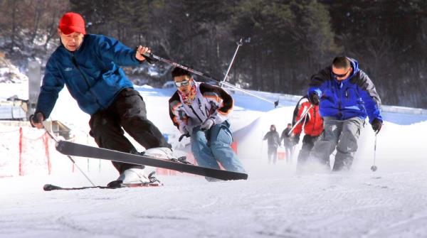 大明山万松岭滑雪场