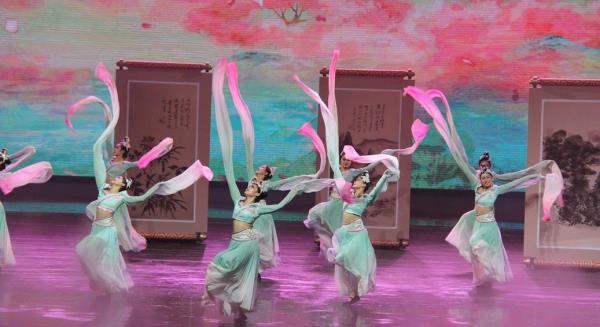 《水之灵》水舞台演出