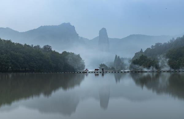 鼎湖峰