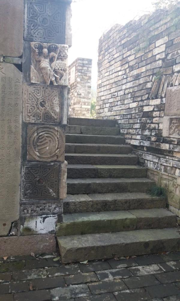 东钱湖石刻群