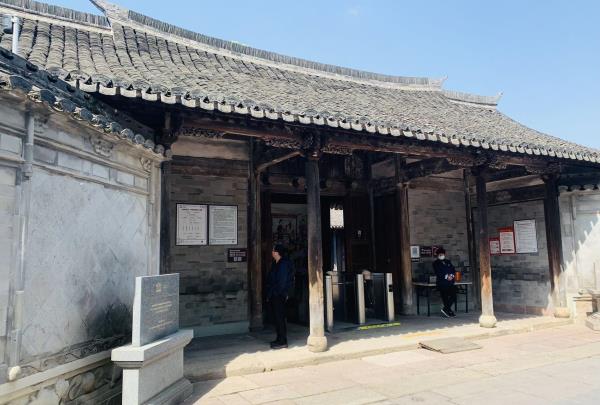 冯岳彩绘台门