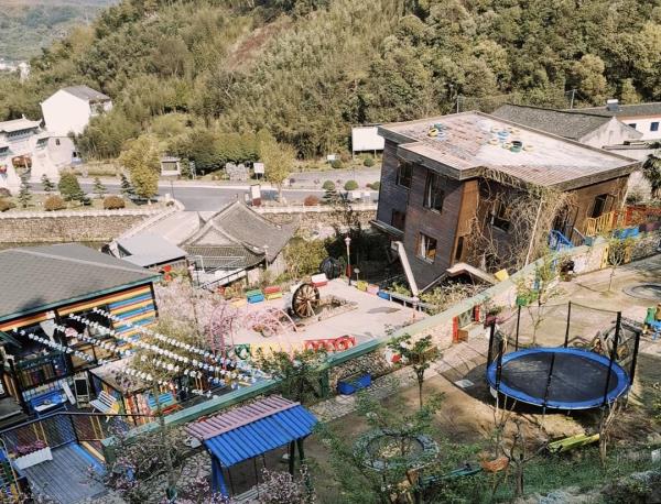 奉化溪口岩头奇异屋休闲度假园