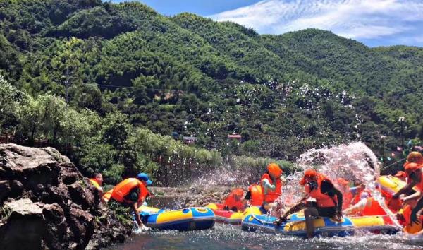 四窗岩漂流