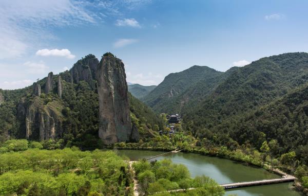 鼎峰潭