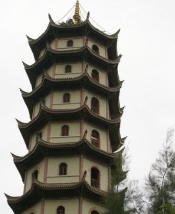 金鳞宝塔