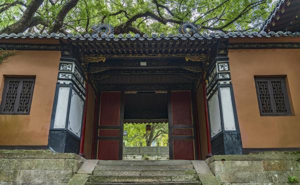 法雨寺早课