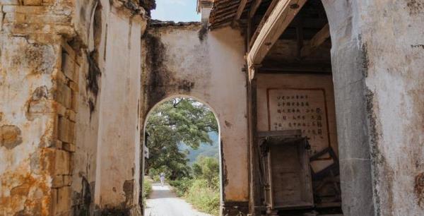 察关村