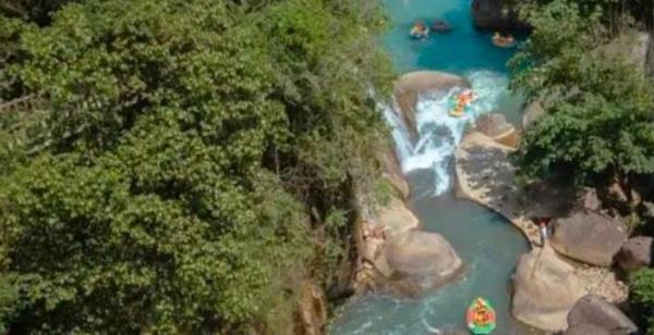 望仙峡谷小镇极限漂流