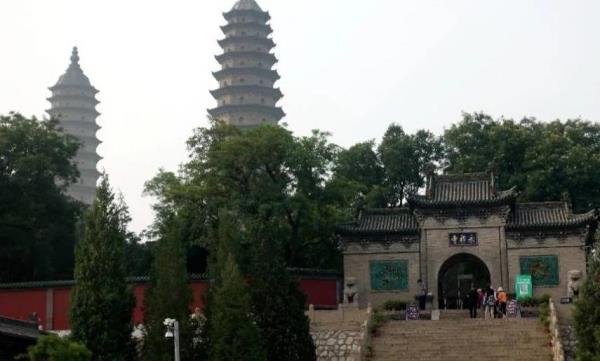 双塔公园