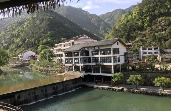 穹岭仙谷
