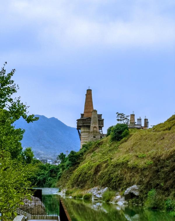 矾山滨水栈道