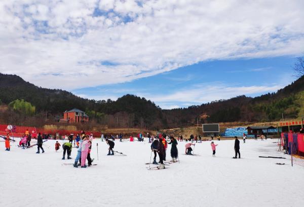 大别山滑雪乐园