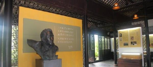 孔另境雕塑