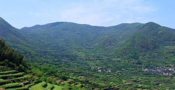 堆高山景区