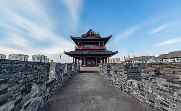 迎恩门风情水街