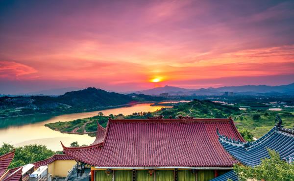 铜山岩