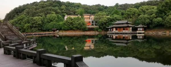 东明湖