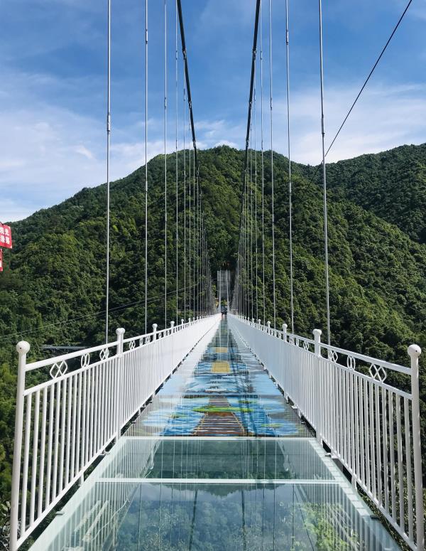 横石玻璃天桥