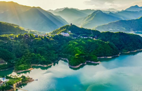 云和湖