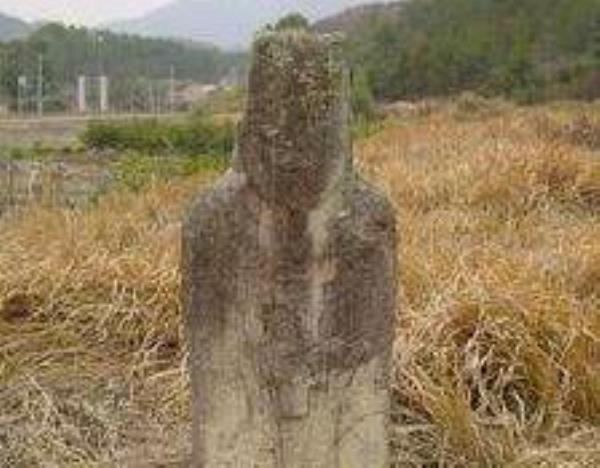 张布墓